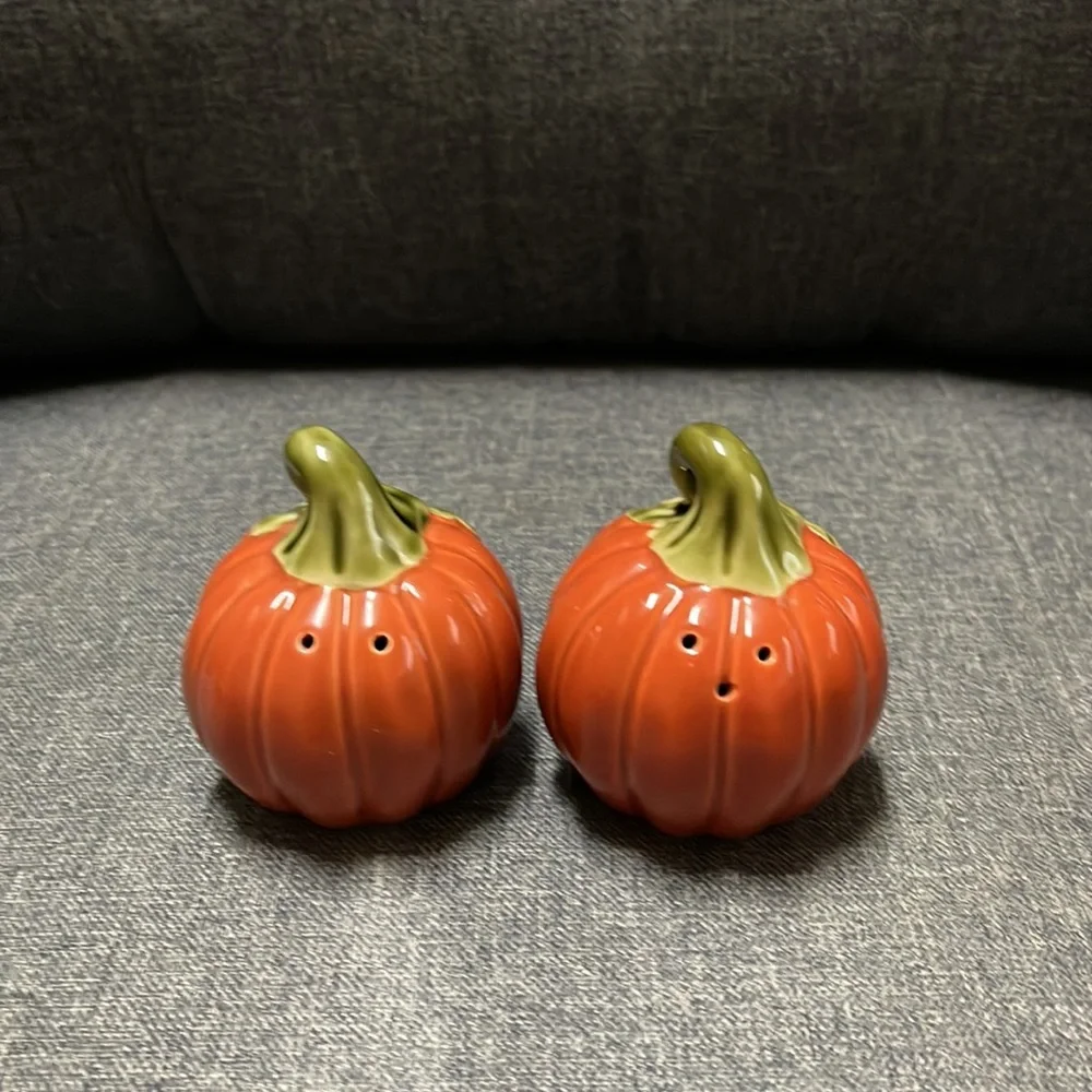 Autumn Pumpkin Country Home Salt & Pepper Shakers
